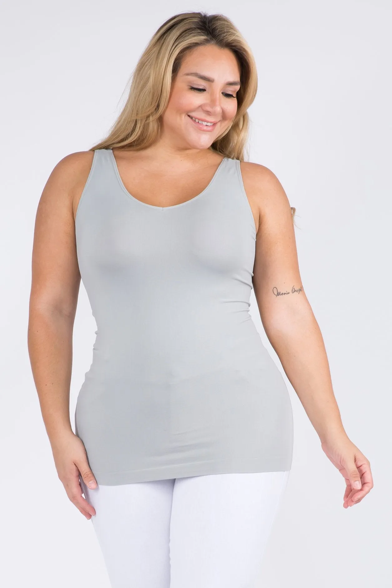 Plus Size Seamless Reversible V or U Tank Top